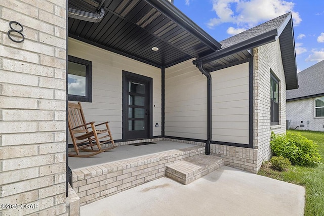 1528 N Edgemont Cir, Springfield, MO 65802 - view of patio / terrace with a porch
