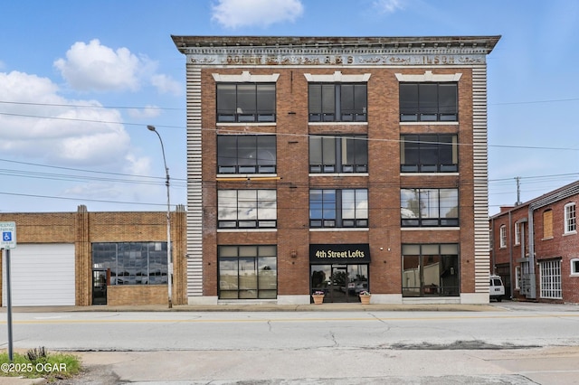 214 E 4th St Unit 201, Joplin, MO 64801 - photo 1