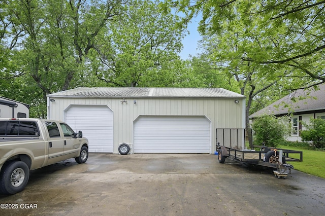 view of detached garage