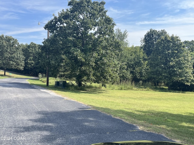 4 Sandstone Dr, Loma Linda, MO 64804