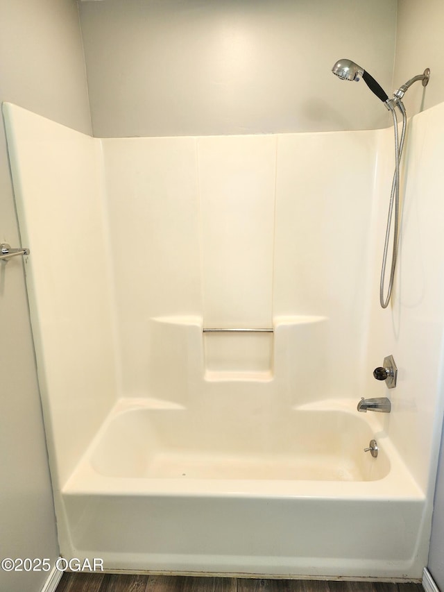 208 NW 10th Rd, Lamar, MO 64759 - full bath featuring tub / shower combination