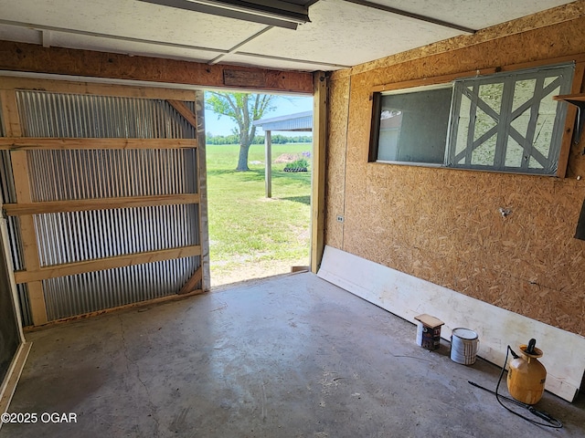 208 NW 10th Rd, Lamar, MO 64759 - view of garage