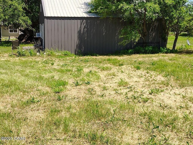 6468 Dogwood Rd, Reeds, MO 64859 - view of yard featuring an outdoor structure