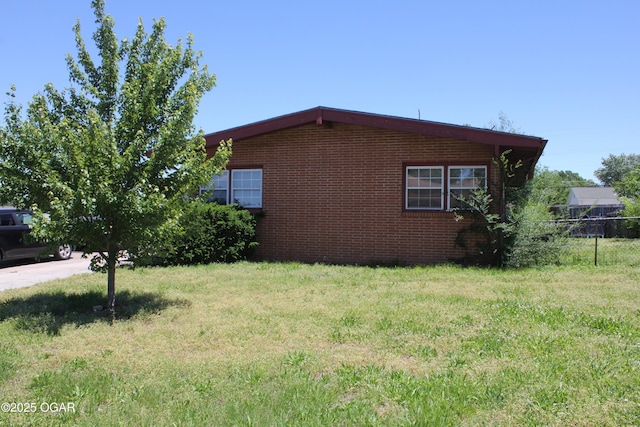 2803 S Missouri, Joplin, MO 64804 - view of side of property with brick siding