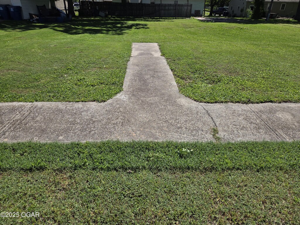 1202 Poplar St, Lamar, MO 64759 - photo 1