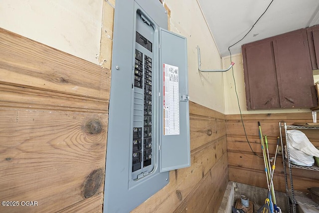 103 E Mockingbird Ln, Crane, MO 65633 - utilities featuring electric panel
