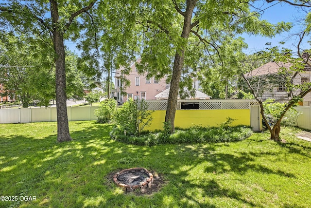 524 W 5th St, Joplin, MO 64801 - view of yard