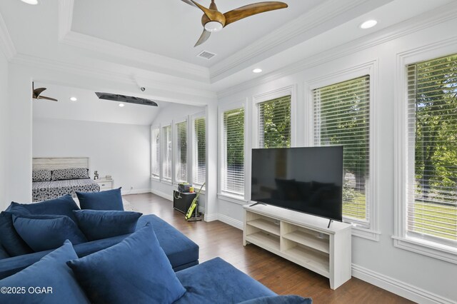 5594 Riverside Dr, Joplin, MO 64804 - living area featuring a ceiling fan, dark wood-style flooring, crown molding, baseboards, and recessed lighting