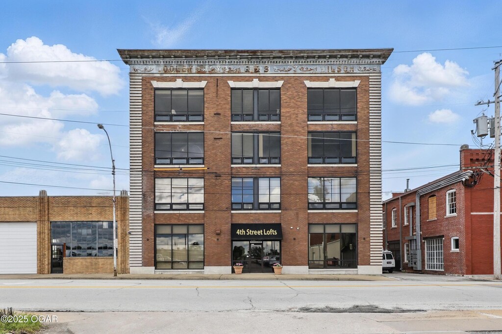 214 E 4th St Unit 402, Joplin, MO 64801 - photo 1