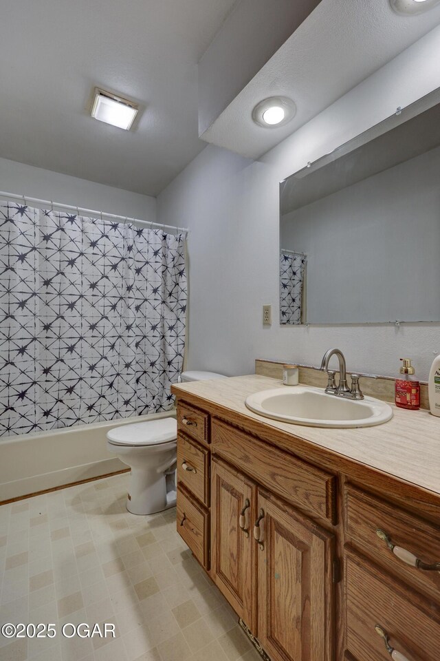 610 N Madison St, Webb City, MO 64870 - full bathroom featuring vanity, toilet, and shower / tub combo with curtain