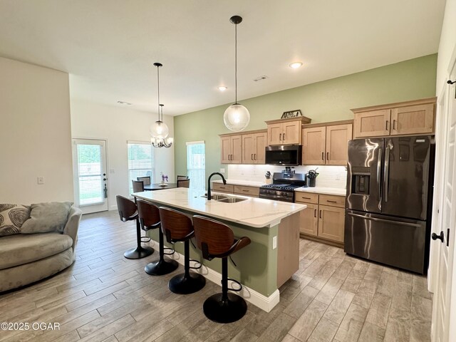 2032 Eagle Dr, Neosho, MO 64850