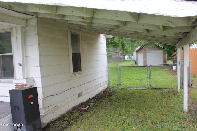 1417 S Jackson Ave, Joplin, MO 64804 - view of yard with a gate and an outdoor structure