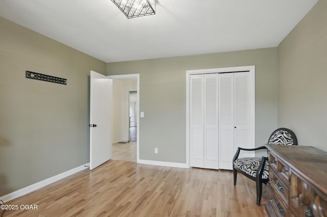 2722 Wisconsin Ave, Joplin, MO 64804 - living area featuring light wood finished floors and baseboards