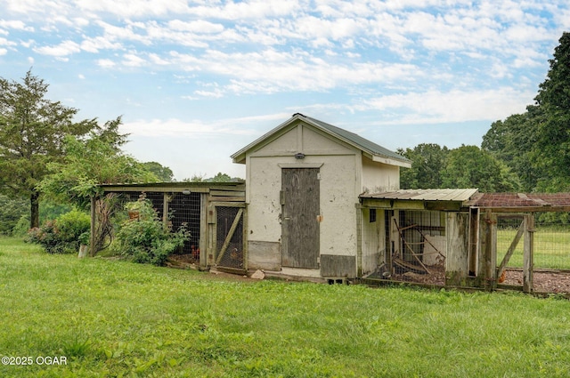 3759 Wheeler Branch Rd, Crane, MO 65633 - view of poultry coop with a yard