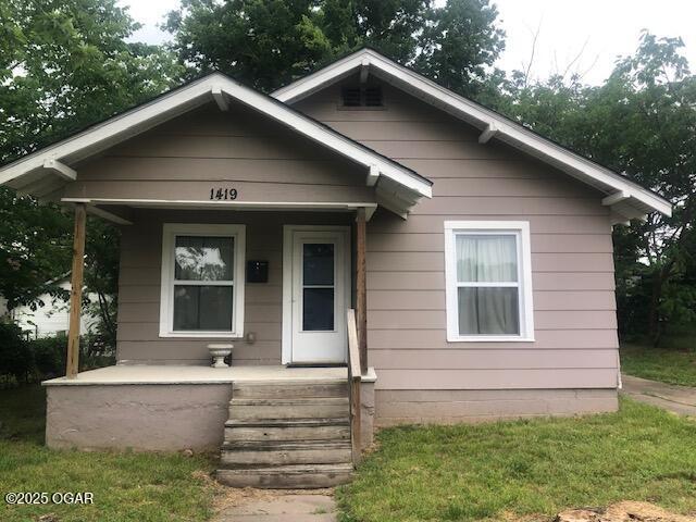 1419 E Valley St, Joplin, MO 64801 - view of front of house with covered porch