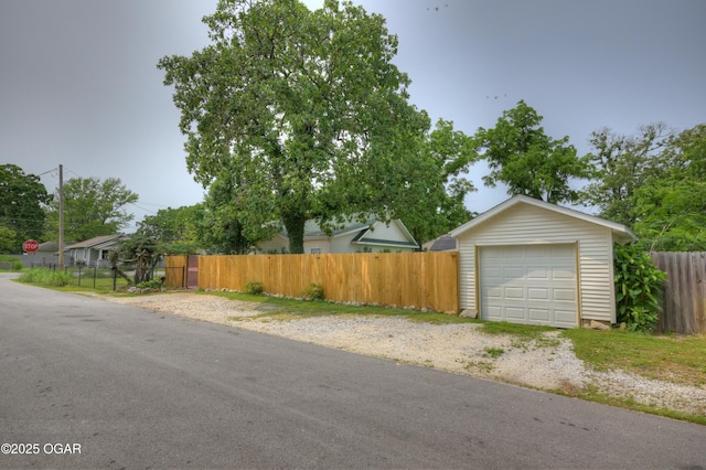 2101 N Florida Ave, Joplin, MO 64801 - detached garage with driveway