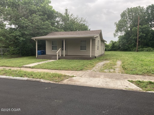 205 S Mccoy Ave, Joplin, MO 64801 - bungalow with a porch