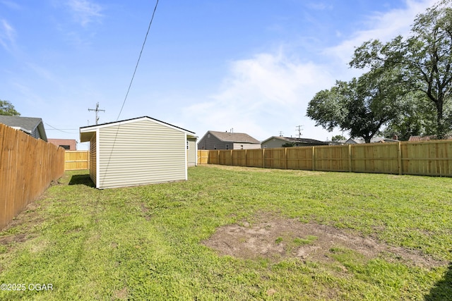 504 S Mckinley Ave, Joplin, MO 64801 - view of yard with an outdoor structure