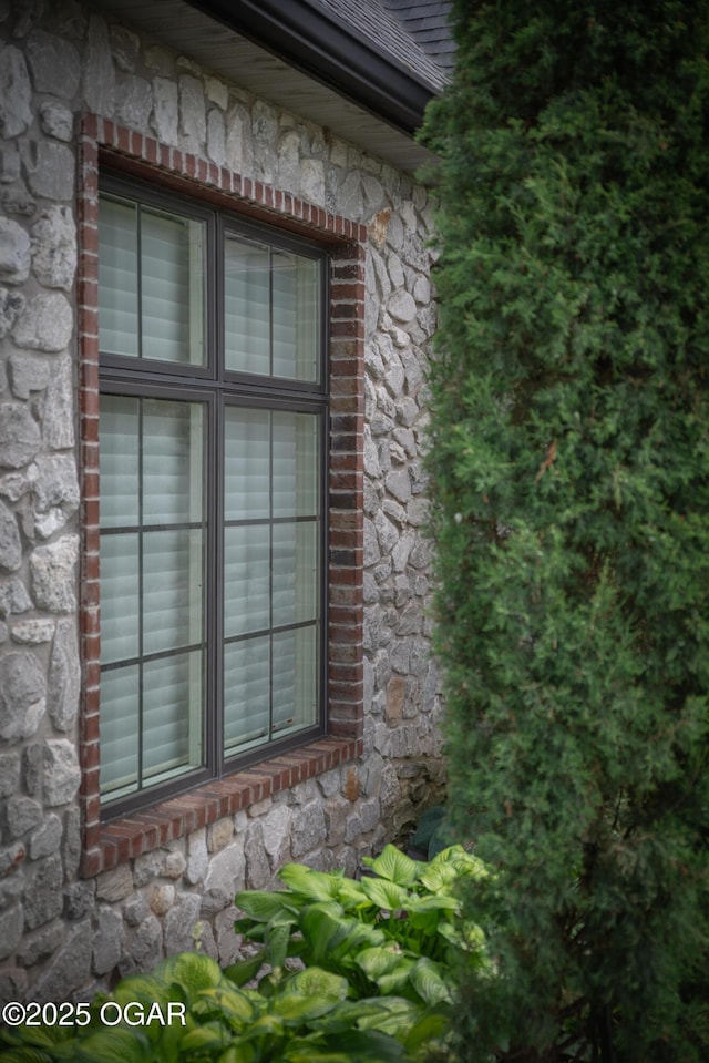 1704 Liam St, Carthage, MO 64836 - exterior view of stone siding