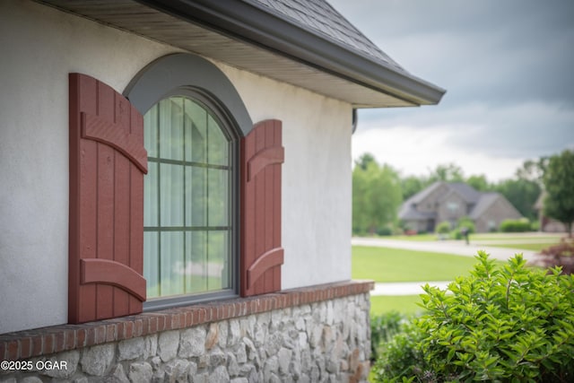 1704 Liam St, Carthage, MO 64836 - exterior view of stucco siding