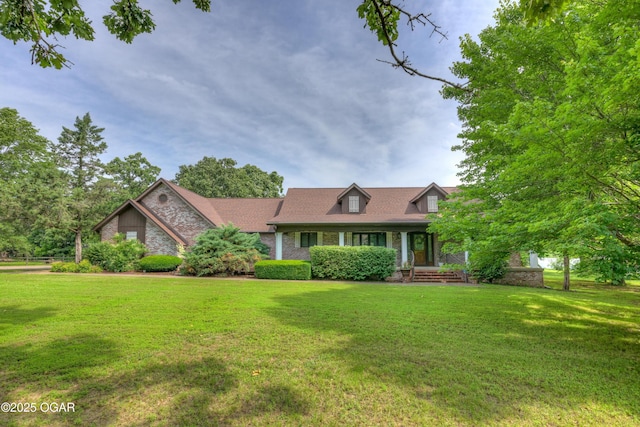 1330 Stoneledge Ln, Neosho, MO 64850 - cape cod-style house with a front lawn