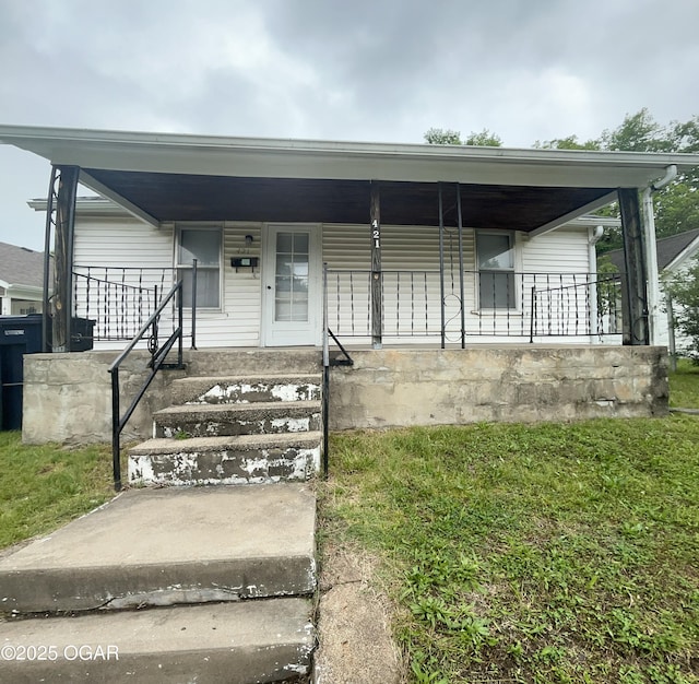 421 N Webb St, Webb City, MO 64870 - ranch-style home with covered porch