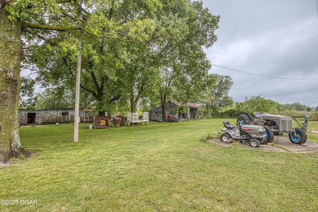 17279 Jackpine Rd, Carthage, MO 64836 - view of grassy yard featuring an outbuilding