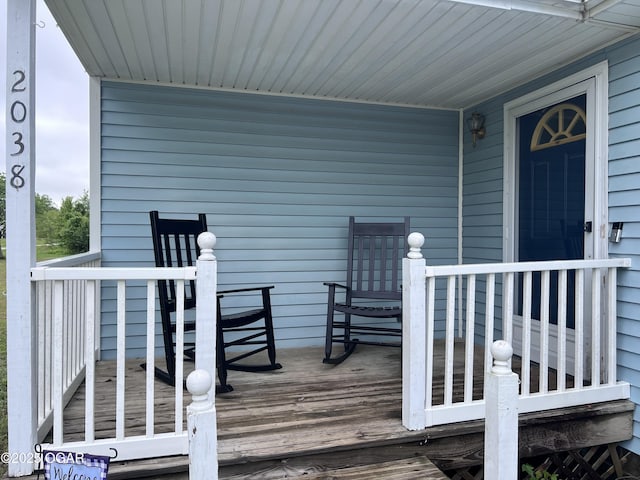 2038 W Trolley Car Ln, Carthage, MO 64836 - view of wooden deck