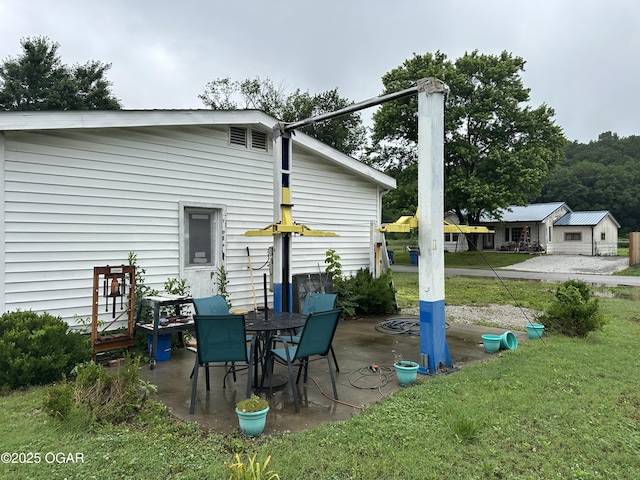 1003 Adams Ave, Seneca, MO 64865 - view of patio
