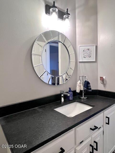 3331 Willow Ln, Joplin, MO 64801 - bathroom featuring vanity