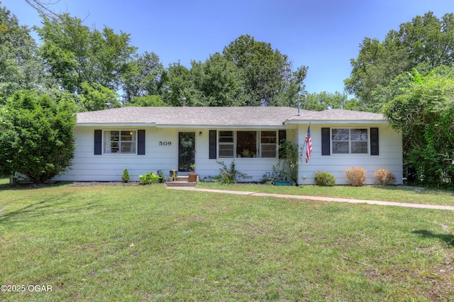 509 Brentwood Dr, Carl Junction, MO 64834 - single story home with a front yard