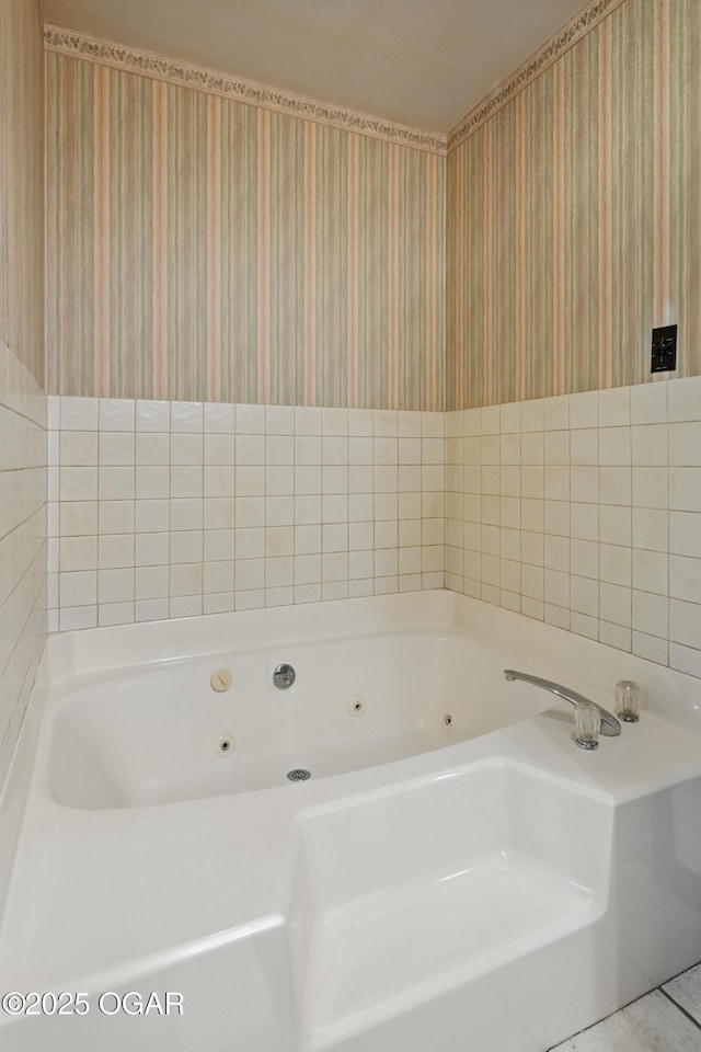 5694 Spurgeon Rd, Joplin, MO 64804 - bathroom featuring wallpapered walls and a jetted tub