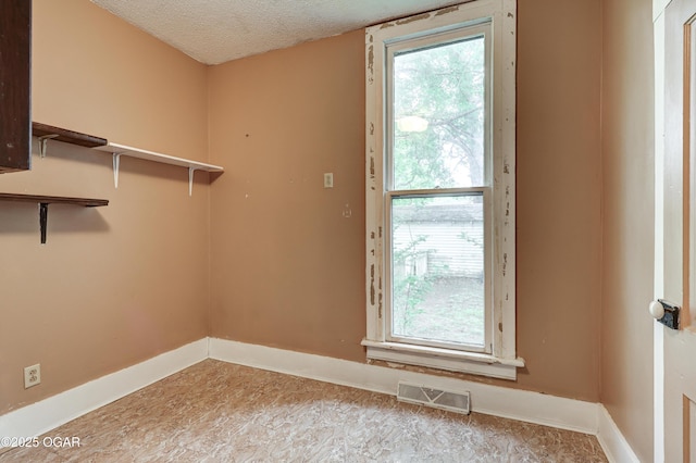 117 S 11th St, Sarcoxie, MO 64862 - view of spacious closet
