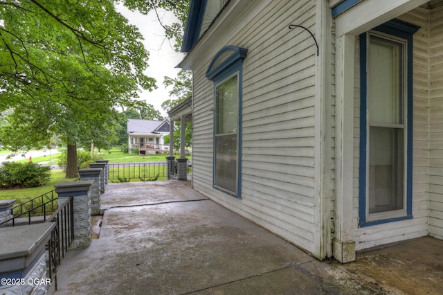 117 S 11th St, Sarcoxie, MO 64862 - view of porch