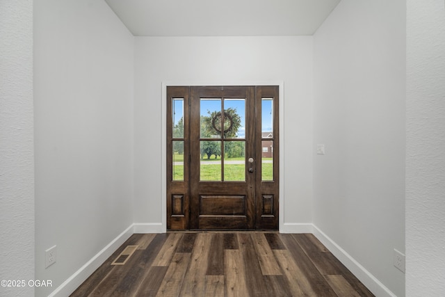 4610 W Amber Rd, Joplin, MO 64804 - entryway with dark wood-style flooring