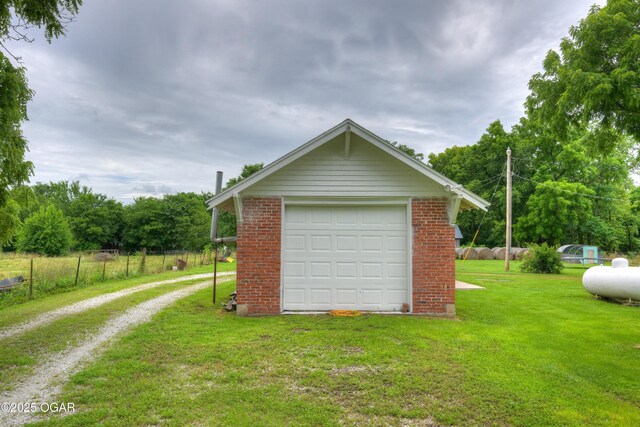 7614 Apple, Sarcoxie, MO 64862 - detached garage with dirt driveway