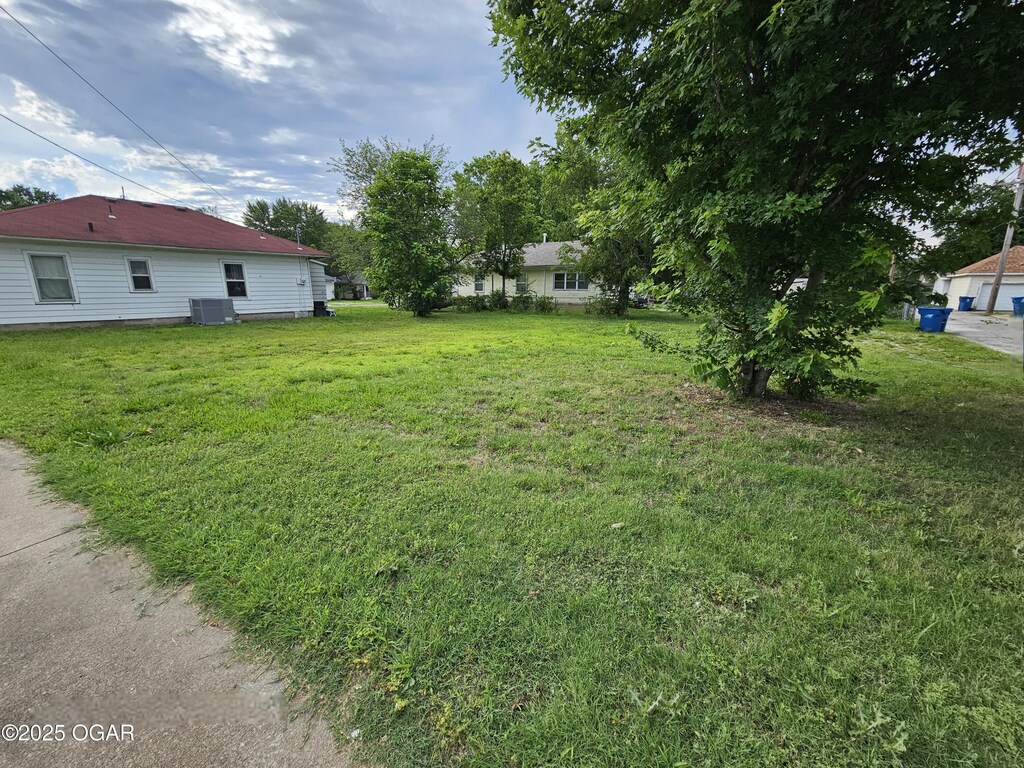 1417 W 20th St, Joplin, MO 64804