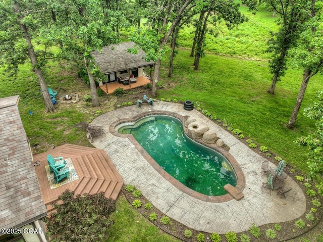 10640 Durango Ln, Carthage, MO 64836 - outdoor pool with a patio
