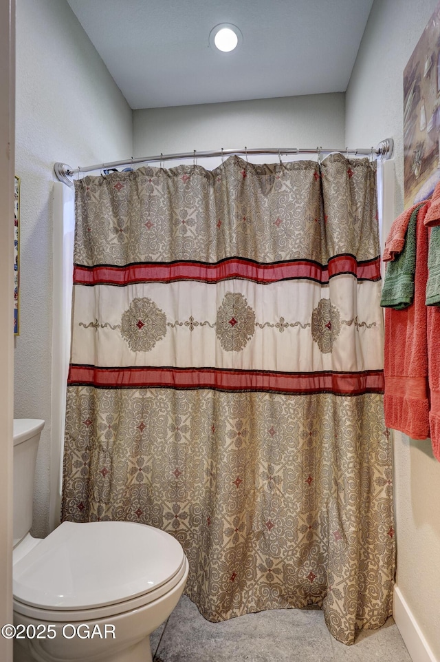 6133 Ridgeview Ct, Joplin, MO 64804 - full bathroom with toilet and curtained shower