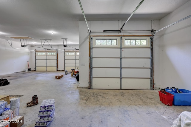 6133 Ridgeview Ct, Joplin, MO 64804 - garage with a garage door opener