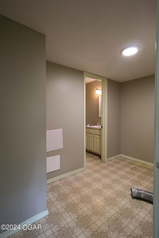 3619 Oak Ridge Dr, Joplin, MO 64804 - spare room featuring light floors and baseboards