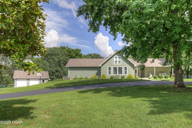 204 Split Rail Dr, Joplin, MO 64801 - view of front of home with board and batten siding and a front yard