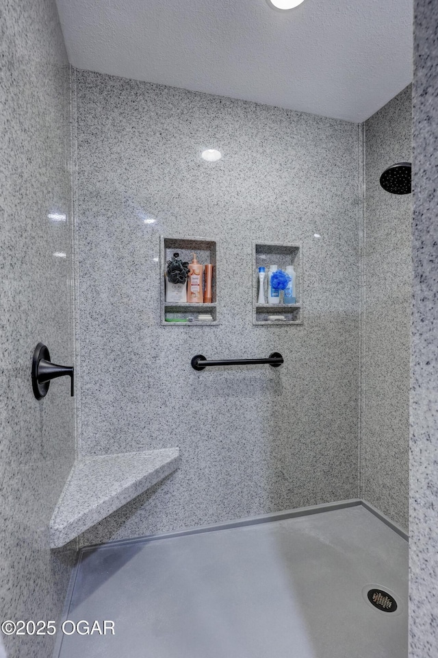 204 Split Rail Dr, Joplin, MO 64801 - bathroom with a tile shower