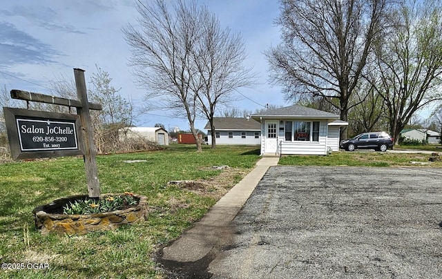 310 W 19th St, Baxter Springs, KS 66713 - view of grassy yard