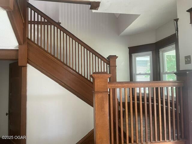 530 N Pearl Ave, Joplin, MO 64801 - view of stairs