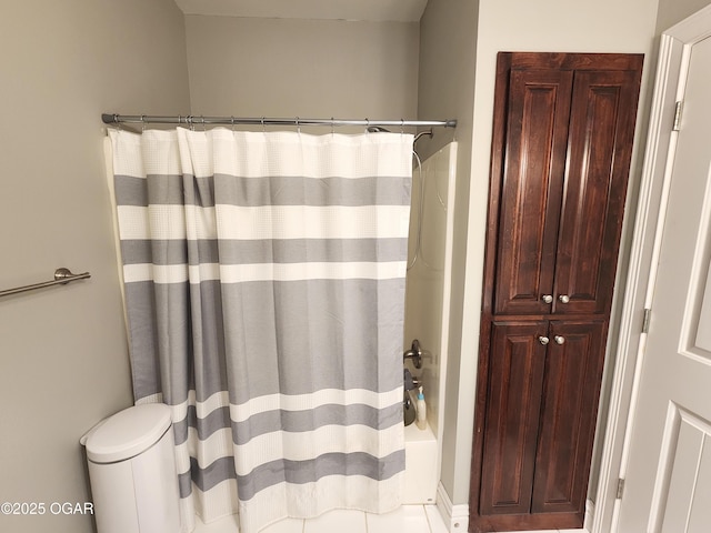 1502 E 7th St, Lamar, MO 64759 - full bathroom featuring a shower with shower curtain and toilet