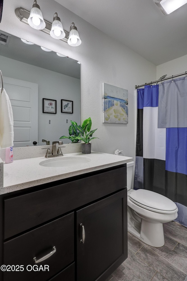 2008 Greydon Ln, Webb City, MO 64870 - full bath with vanity and a shower with shower curtain