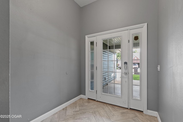 119 Jared Blvd, Webb City, MO 64870 - entryway with baseboards