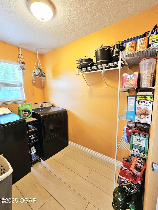 2813 Heartland Ave, Joplin, MO 64804 - pantry with washer and dryer