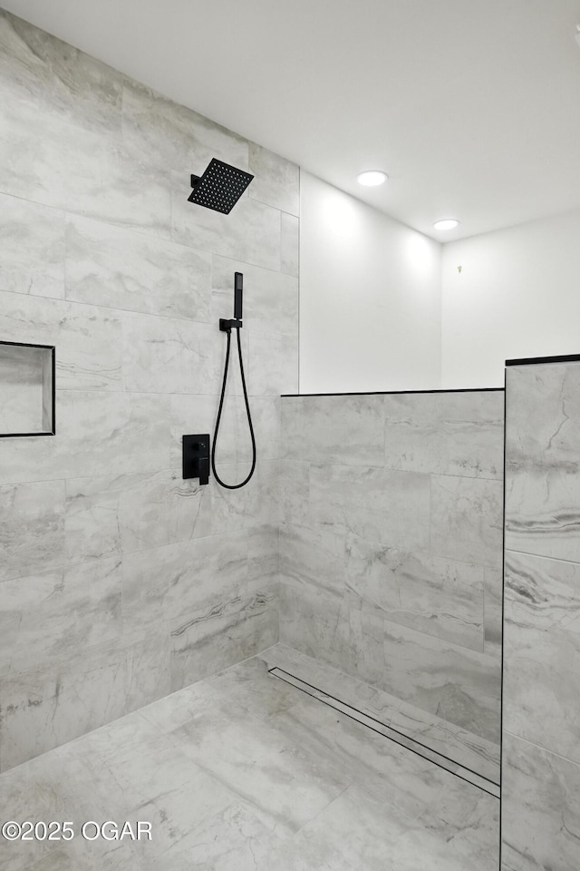 12807 Larissa Ln, Neosho, MO 64850 - bathroom with a tile shower